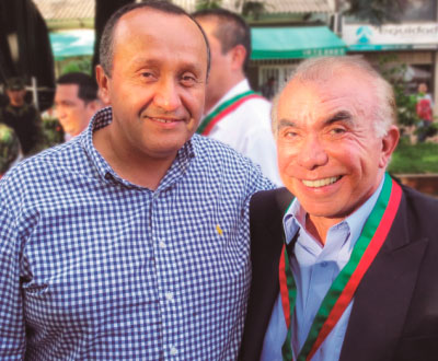 Gobernaci�n del Casanare condecora al Presidente de Easyfly