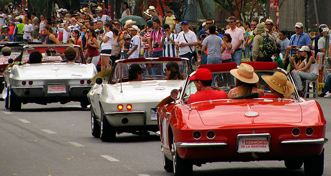 Se realizó en Medellín, el Desfile de Autos Clásicos y Antiguos 2015