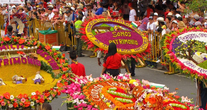 Con el Desfile de Silleteros se cerró la Feria de las Flores 2015 Con el Desfile de Silleteros se cerró la Feria de las Flores 2015