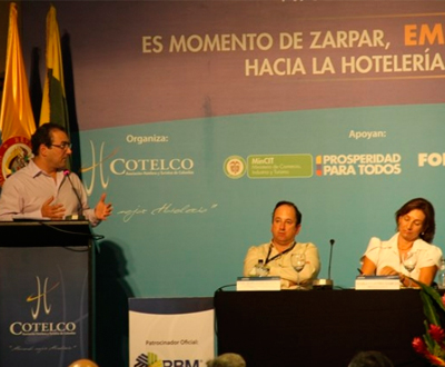 Más sillas generan más camas: Ministro Sergio Díaz-Granados Más sillas generan más camas: Ministro Sergio Díaz-Granados