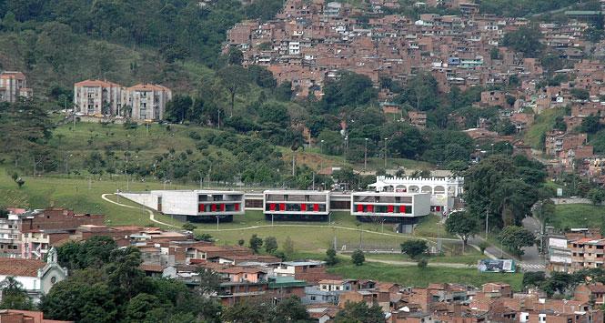 Parque Biblioteca León de Greiff - La Ladera