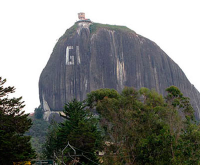 Quejas de visitantes a la Piedra del Peñol Quejas de visitantes a la Piedra del Peñol