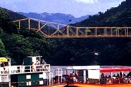 Río Magdalena, a la altura de Barranquilla, un exótico ambiente de turismo Río Magdalena, a la altura de Barranquilla, un exótico ambiente de turismo