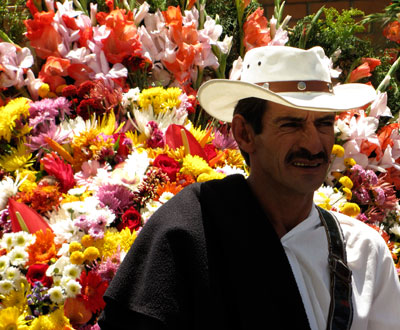 “Viva la Feria” es la canción oficial de la Feria de las Flores 2014 “Viva la Feria” es la canción oficial de la Feria de las Flores 2014
