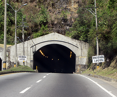 Autopistas de la Montaña tendrían 131 túneles Autopistas de la Montaña tendrían 131 túneles