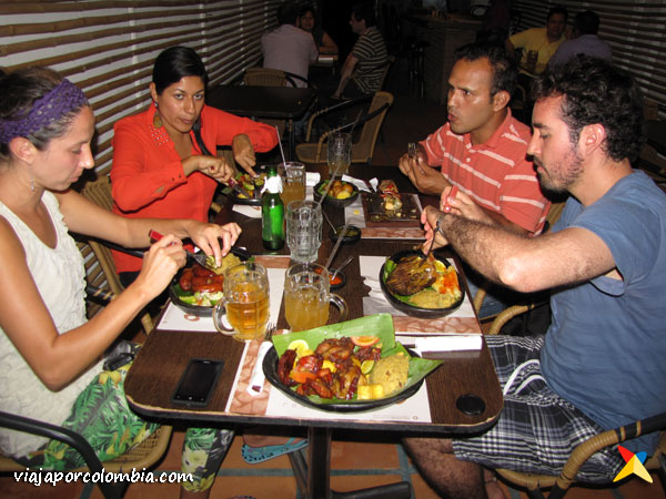 Comiendo en Alhumo