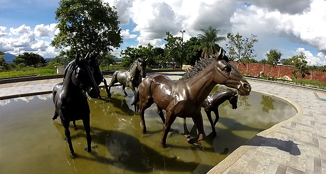 Monumento Caballos Tame